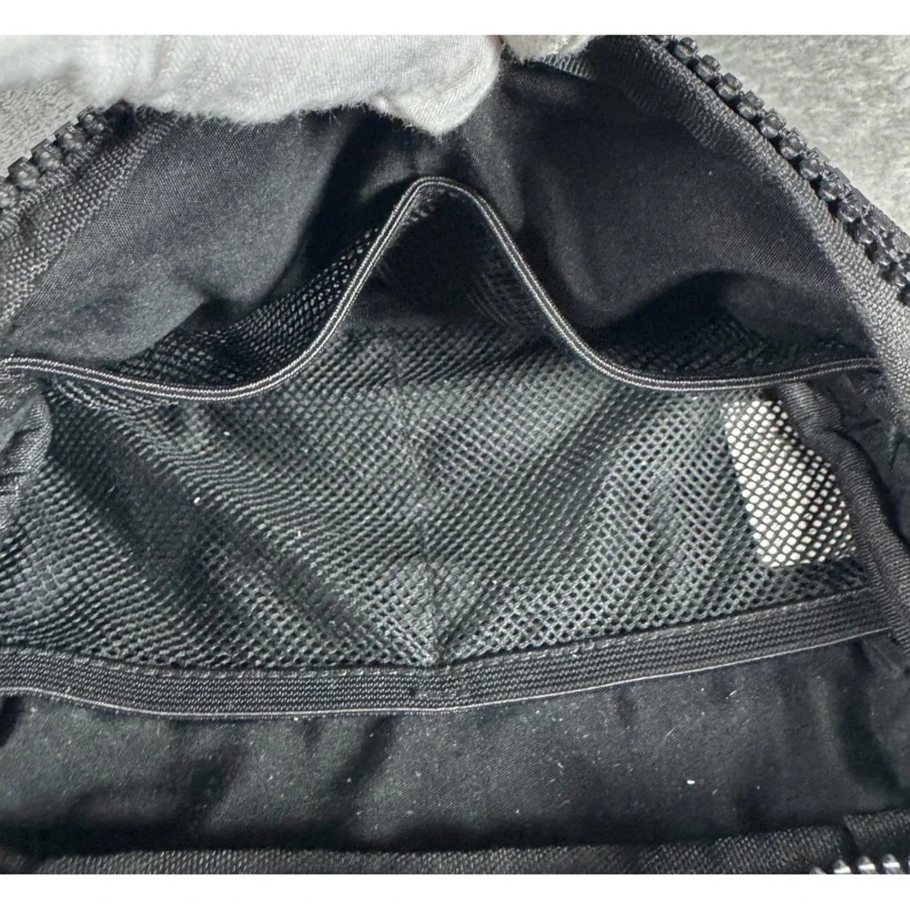 No Boundaries Everyday Belt Bag Waist Pack or Sling Black One Sz WM4059065-0523